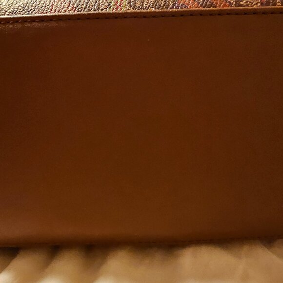 Juicy Couture satchel with detachable strap and gold tone hardware. - Picture 2 of 3